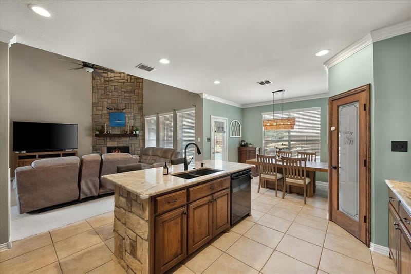 13801 Hunter Jake Drive, Fort Worth TX 76052 - Photo 12