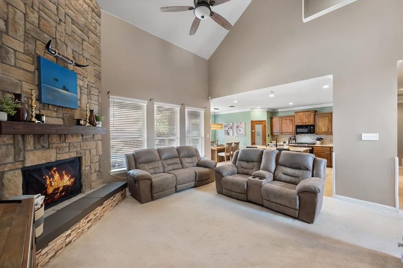 13801 Hunter Jake Drive, Fort Worth TX 76052 - Photo 7
