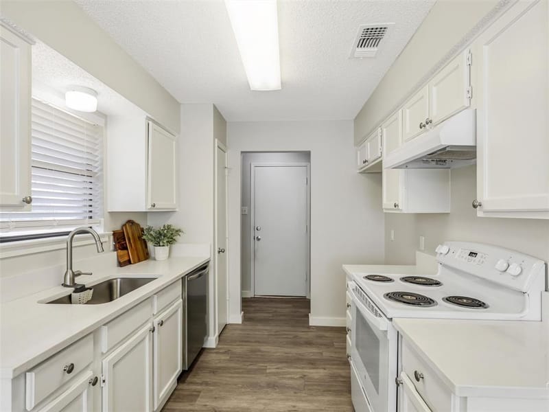 408 Anice Lane, Euless TX 76039 - Photo 9