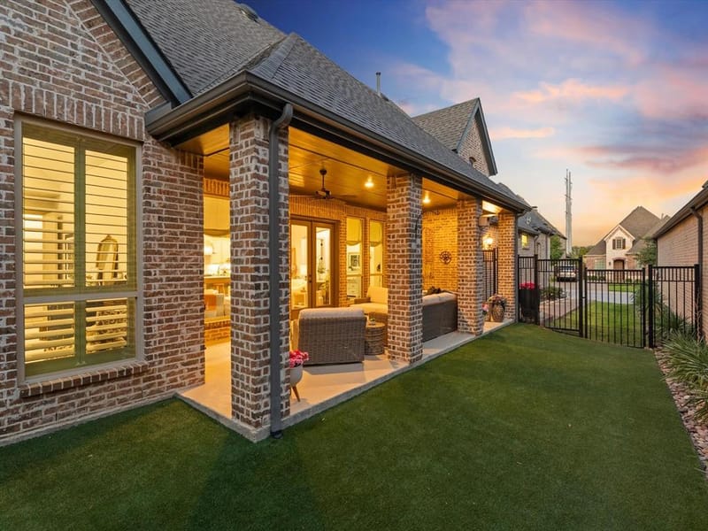 828 Royal Minister Boulevard, Lewisville TX 75056 - Photo 4