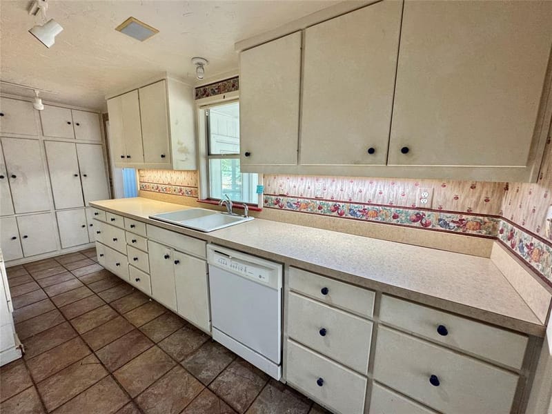 122 Pawnee Trail, Gainesville TX 76240 - Photo 7