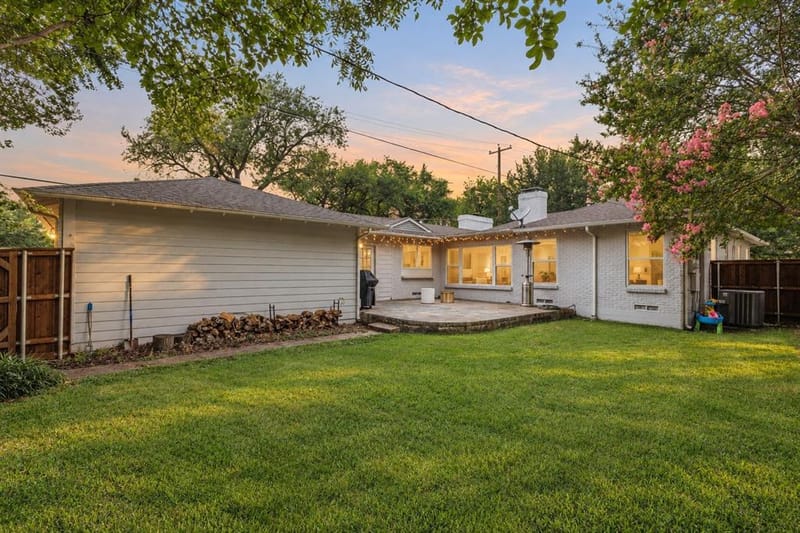 6402 Vanderbilt Avenue, Dallas TX 75214 - Photo 2