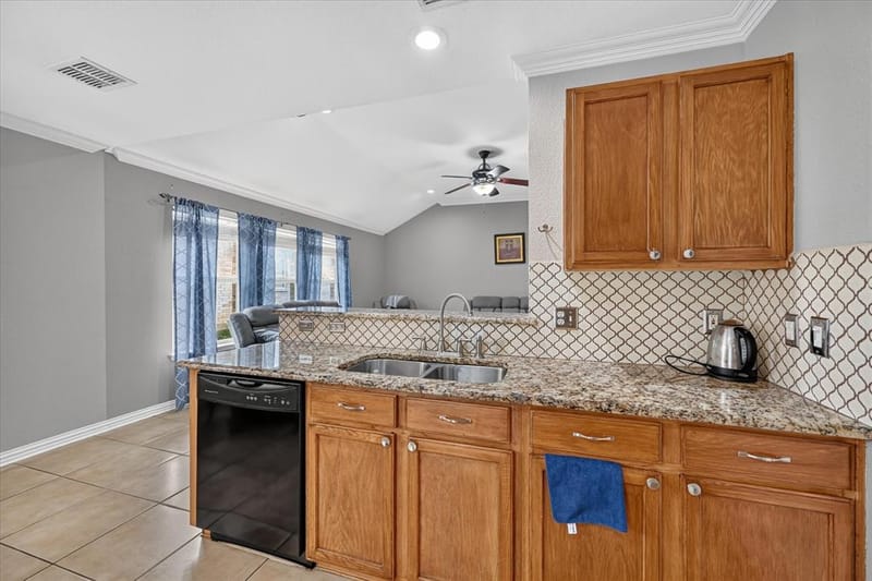 5530 Mandarin Way, Dallas TX 75249 - Photo 12
