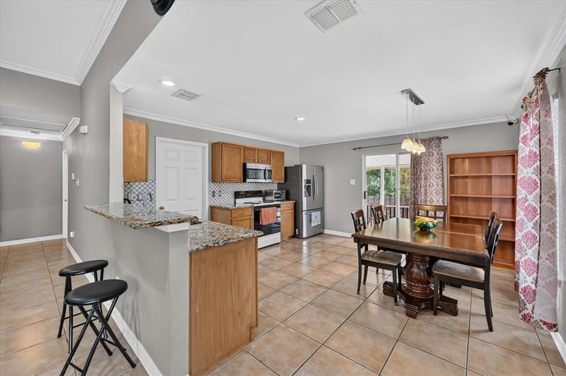 5530 Mandarin Way, Dallas TX 75249 - Photo 9
