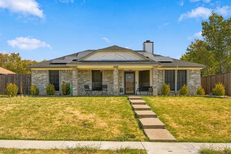 1553 Autumn Breeze Lane, Lewisville TX 75077 - Photo 2