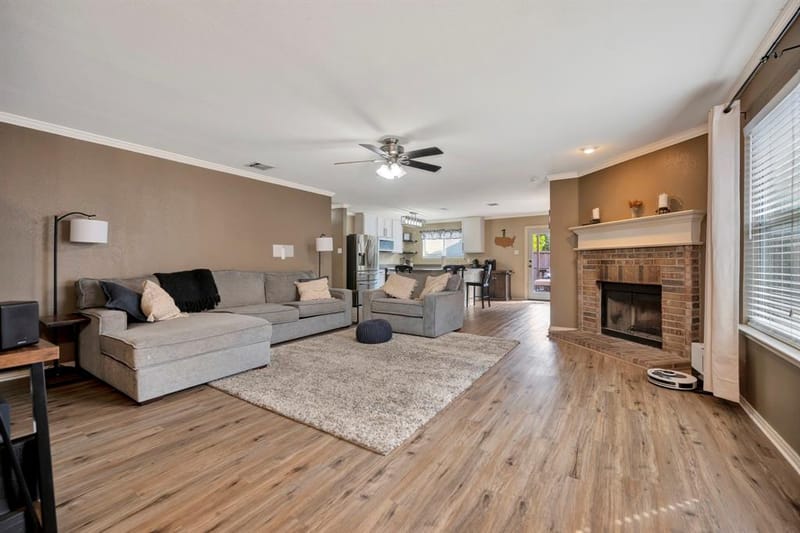 10860 Braemoor Drive, Fort Worth TX 76052 - Photo 2