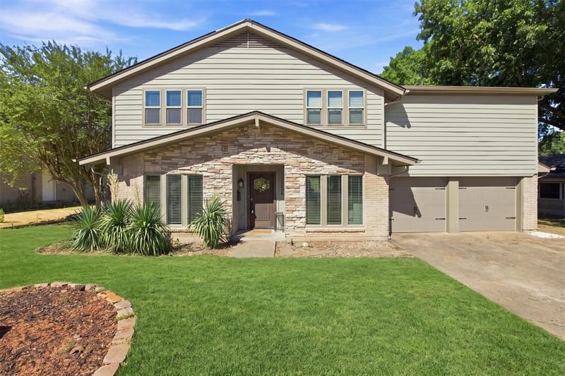 12235 Treeview Lane, Farmers Branch TX 75234