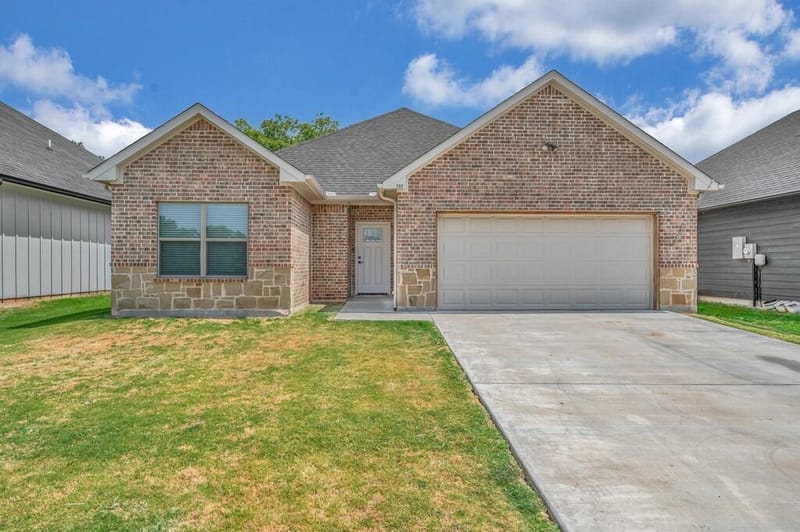 702 N College Street, West TX 76691