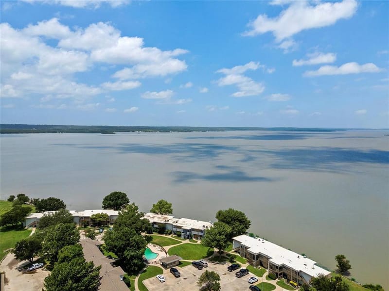 109 Harbor Drive # 105, Runaway Bay TX 76426