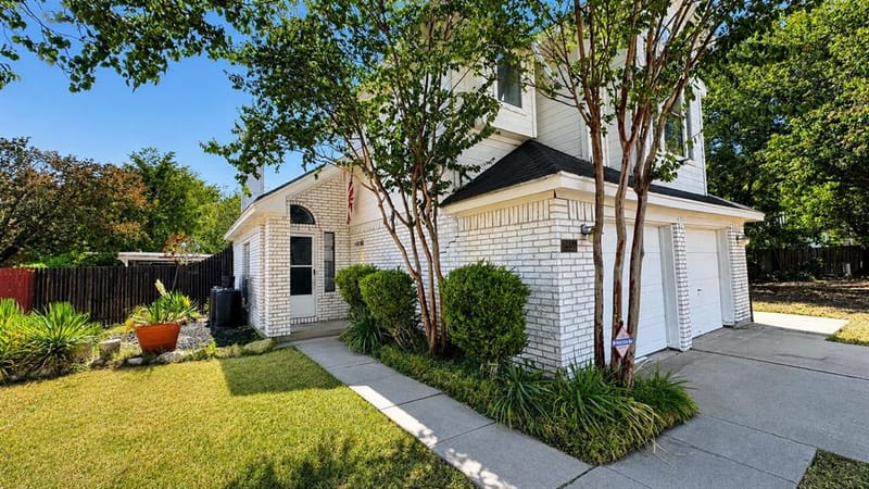 2355 Woodvine Court, Grand Prairie TX 75052