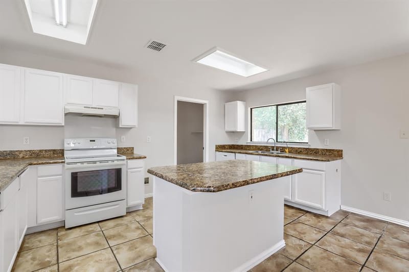 2428 Winford Drive, Grand Prairie TX 75052 - Photo 9