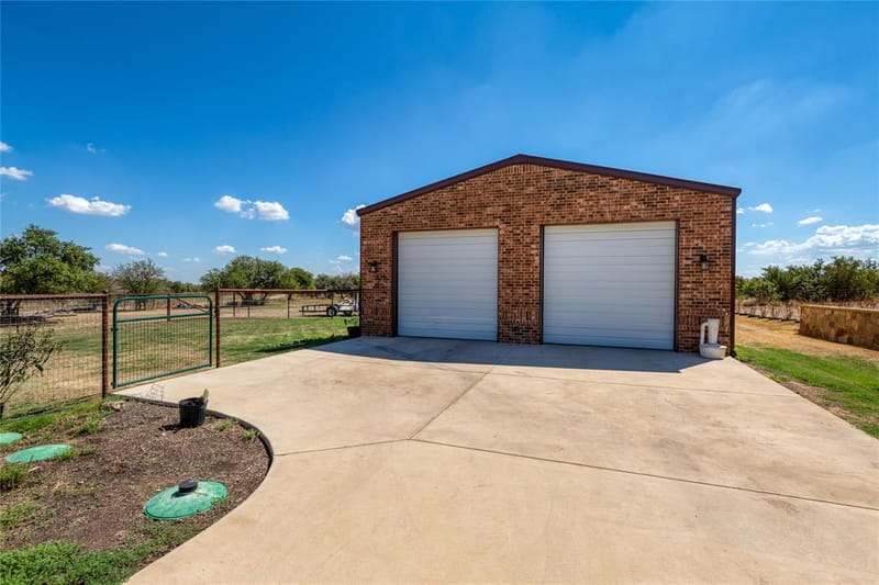 3841 J E Woody Road, Springtown TX 76082 - Photo 3