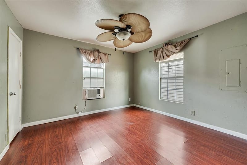 1017 Clarence Street W, Fort Worth TX 76117 - Photo 6
