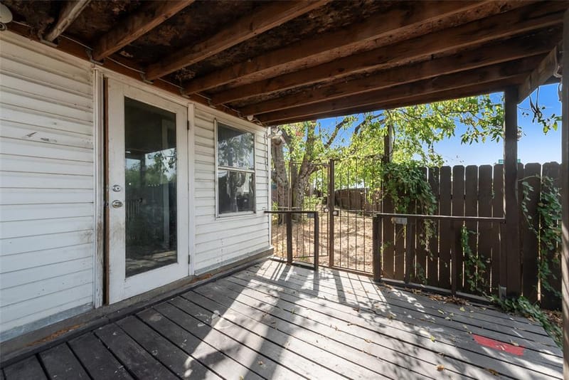 1017 Clarence Street W, Fort Worth TX 76117 - Photo 10