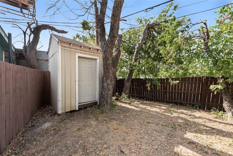 1017 Clarence Street W, Fort Worth TX 76117 - Photo 11