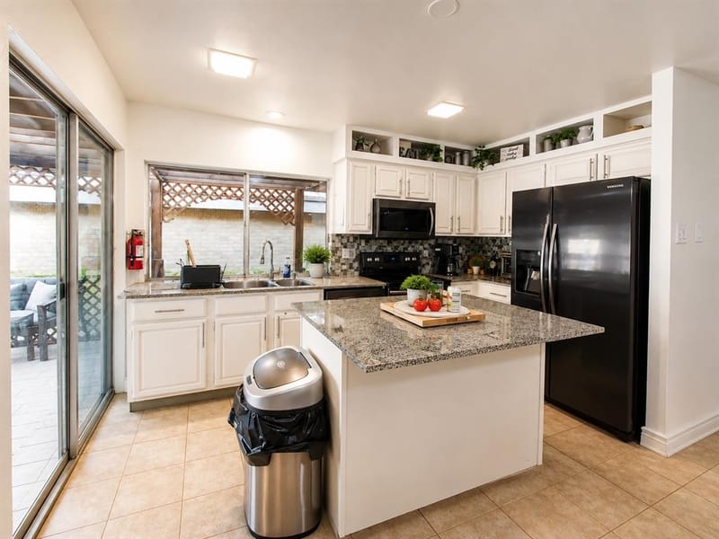 2113 Oakwood Lane, Arlington TX 76012 - Photo 9