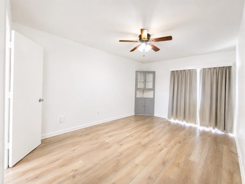 2113 Oakwood Lane, Arlington TX 76012 - Photo 18