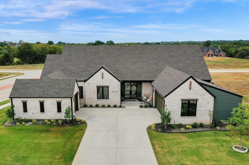2702 Stonecrest Drive, Sherman TX 75092 - Photo 2