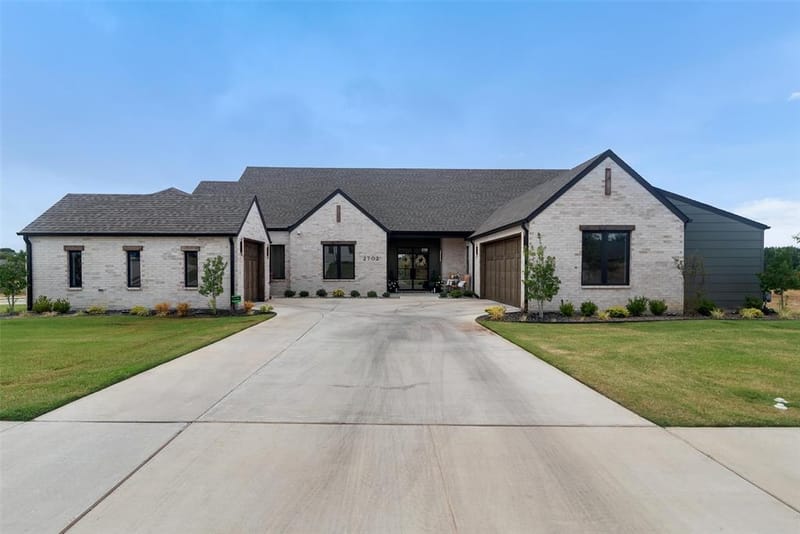 2702 Stonecrest Drive, Sherman TX 75092