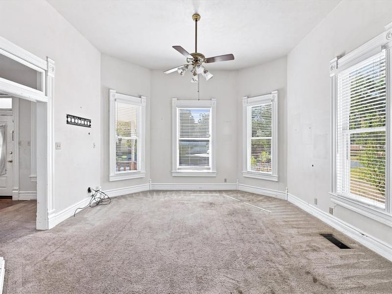 504 W Knox Street, Ennis TX 75119 - Photo 6