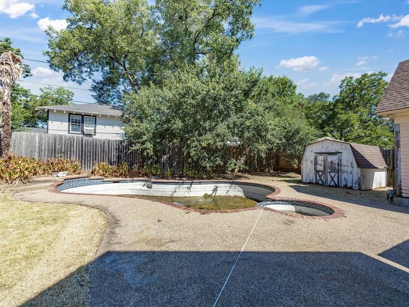 504 W Knox Street, Ennis TX 75119 - Photo 36