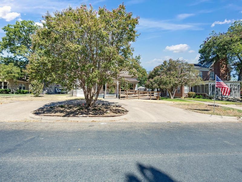 504 W Knox Street, Ennis TX 75119 - Photo 39