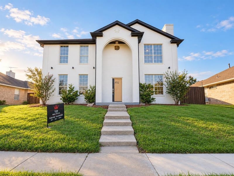 802 Azalia Drive, Lewisville TX 75067 - Photo 2
