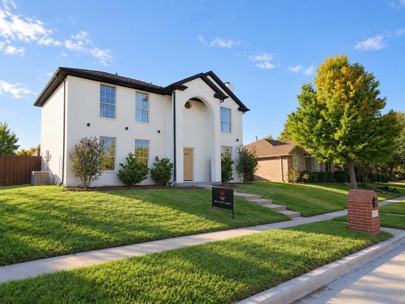 802 Azalia Drive, Lewisville TX 75067 - Photo 3