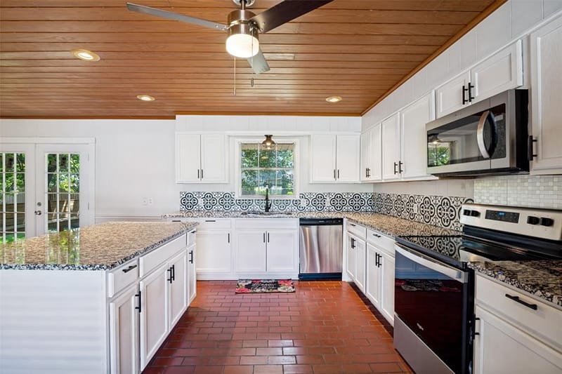 5405 Kayway Drive, Greenville TX 75402 - Photo 12