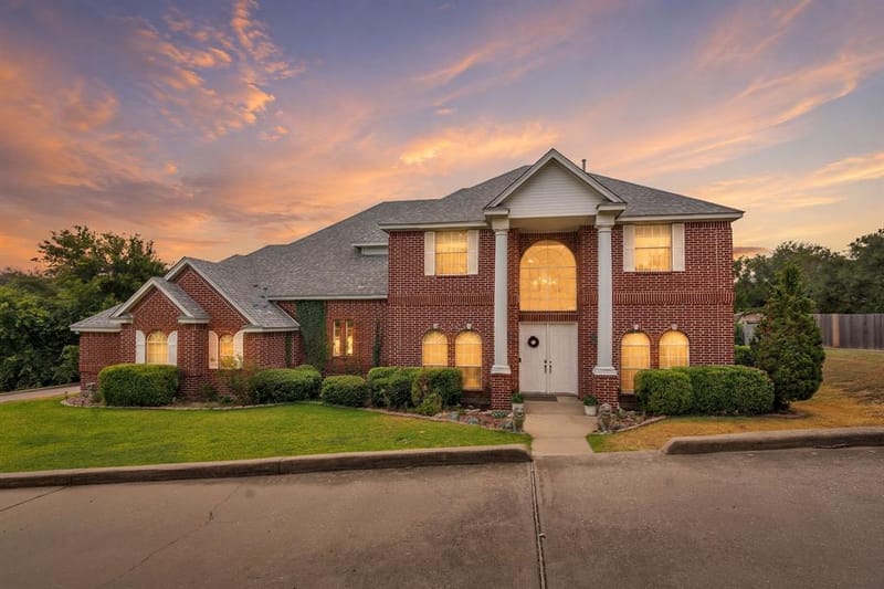 333 Coach House Circle, Fort Worth TX 76108