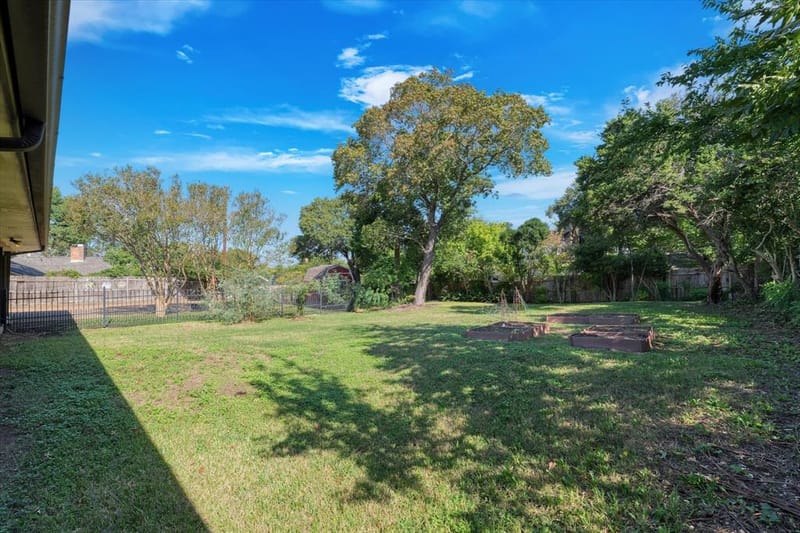705 Poage Drive, Woodway TX 76712 - Photo 26