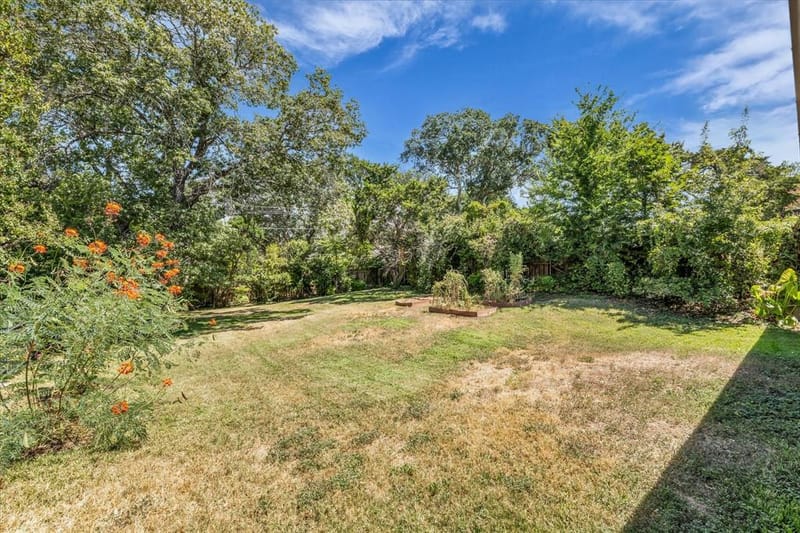 705 Poage Drive, Woodway TX 76712 - Photo 20