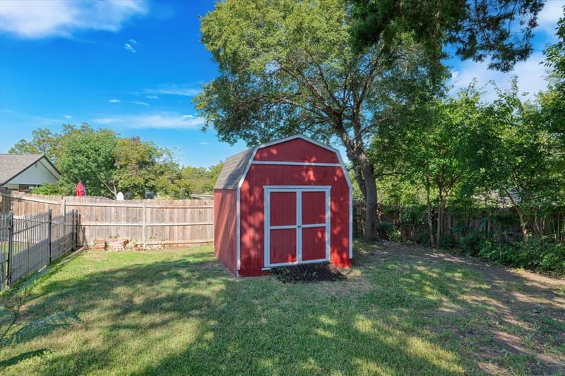 705 Poage Drive, Woodway TX 76712 - Photo 35