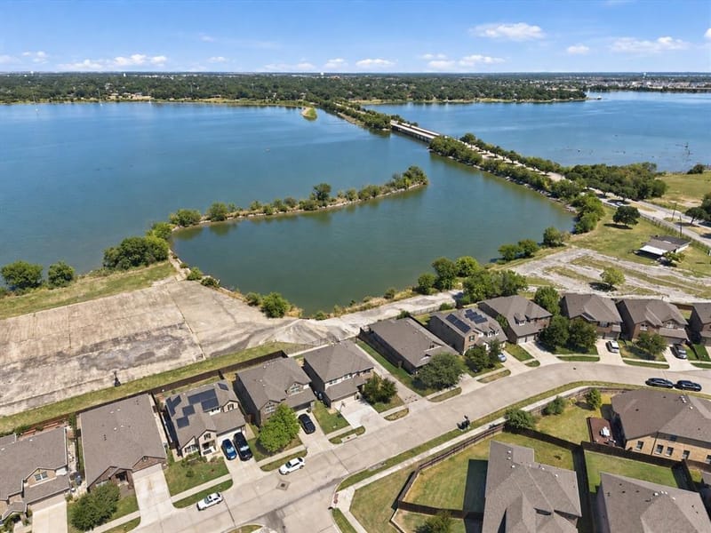 2025 Lake Front Trail, Garland TX 75043 - Photo 32