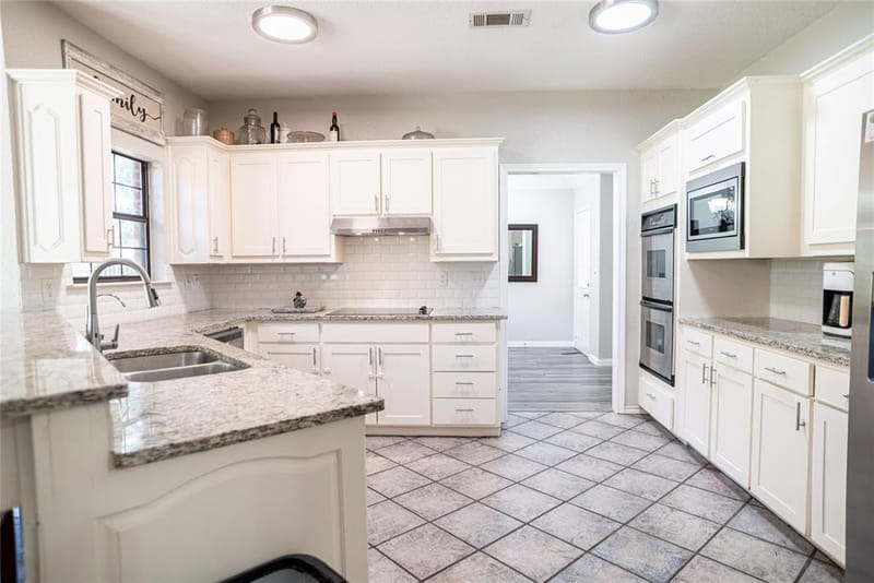 696 Indian Trail, Decatur TX 76234 - Photo 3