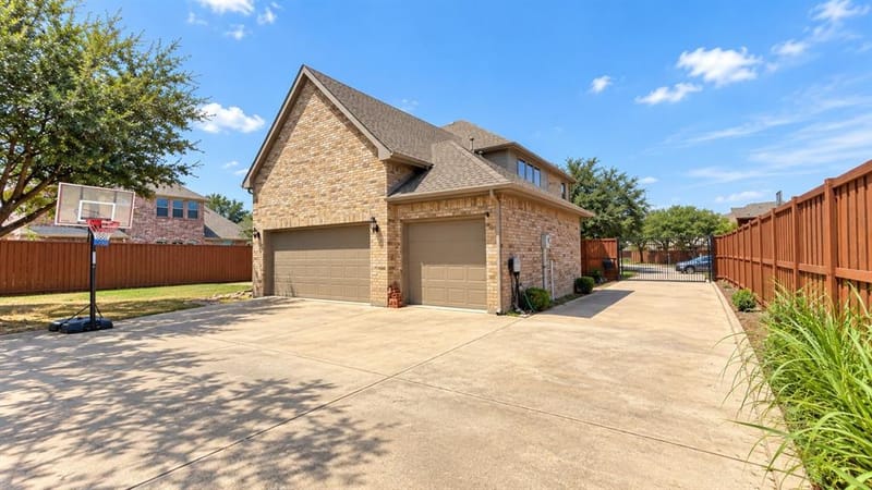 730 Rosewood Drive, Murphy TX 75094 - Photo 2