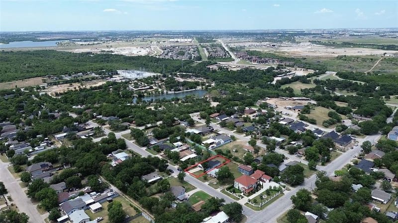 3208 31st Street, Fort Worth TX 76106 - Photo 2