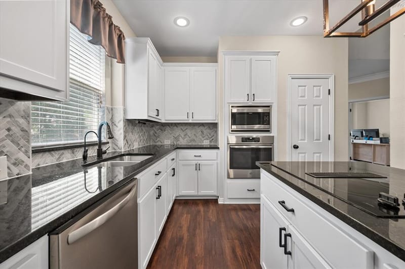 2014 Marie Weldon Lane, Arlington TX 76001 - Photo 14