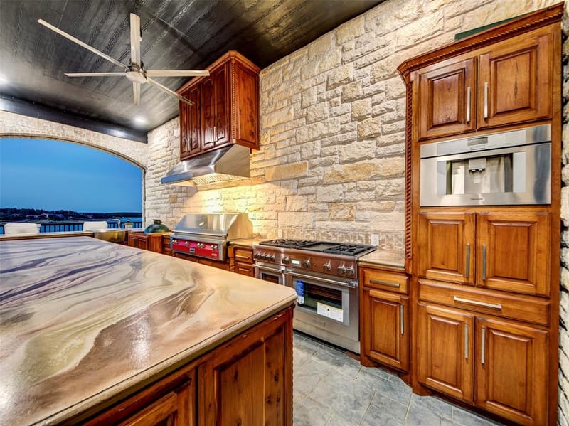 288 W Carter Heights, Bowie TX 76230 - Photo 13