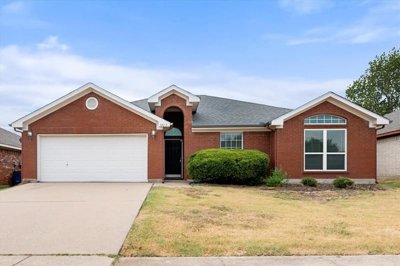 1017 Caleb Street, Burleson TX 76028