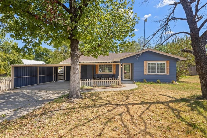 204 N 3rd Street, Celeste TX 75423 - Photo 4
