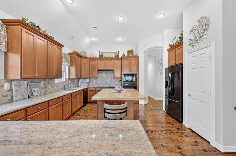 9941 Grandview Drive, Denton TX 76207 - Photo 11