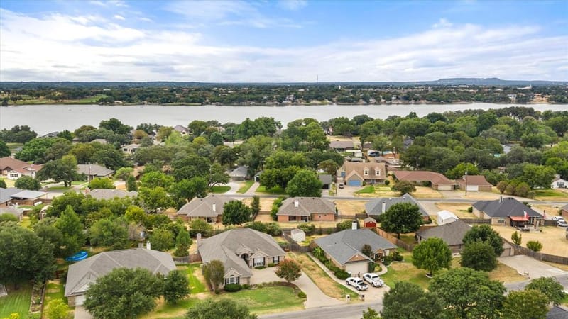 313 Casas Del Norte Street, Granbury TX 76049 - Photo 5