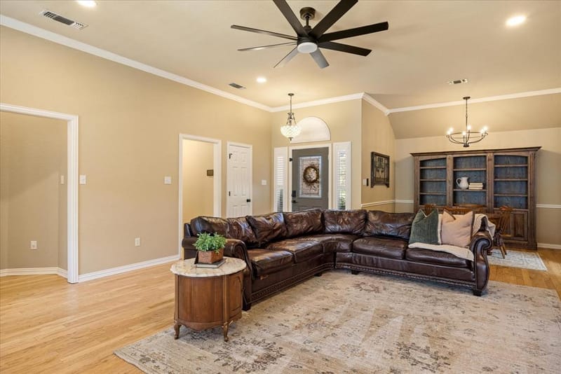 313 Casas Del Norte Street, Granbury TX 76049 - Photo 8