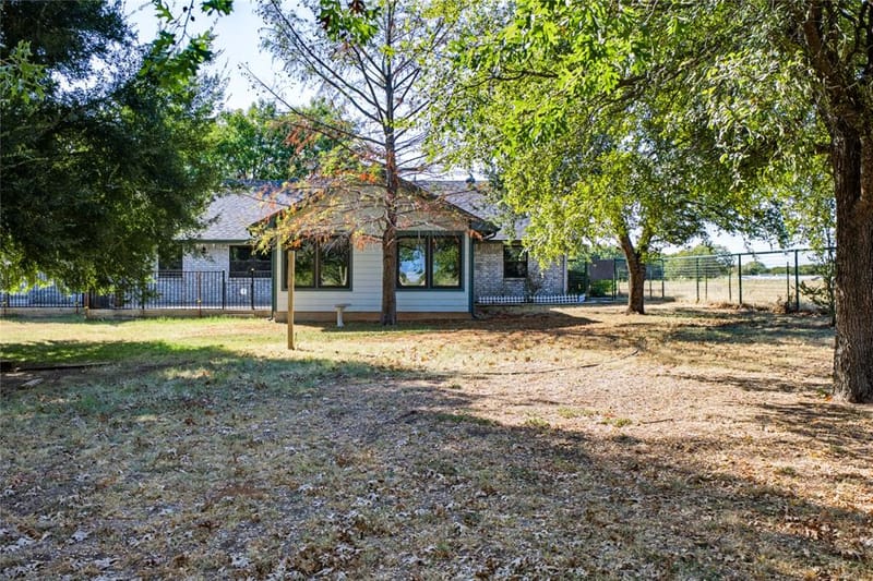 4247 E Highway 67, Rainbow TX 76077 - Photo 23