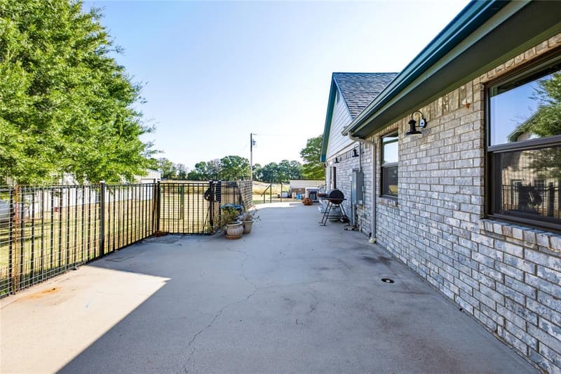 4247 E Highway 67, Rainbow TX 76077 - Photo 24
