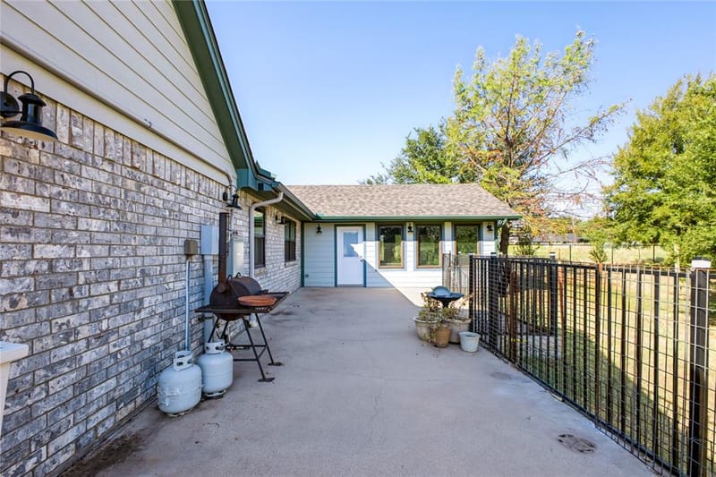 4247 E Highway 67, Rainbow TX 76077 - Photo 25