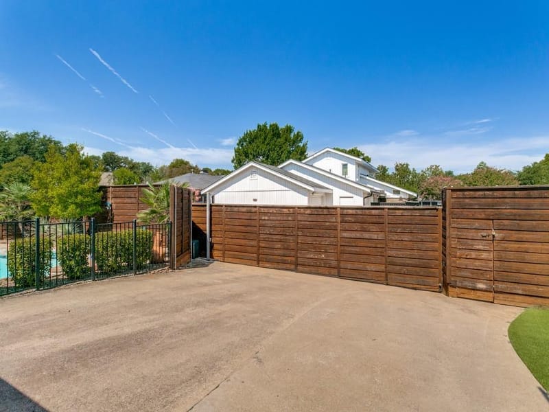 16821 Park Hill Drive, Dallas TX 75248 - Photo 36