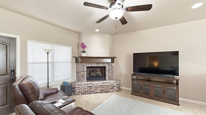 1306 Lauren Lane, Granbury TX 76048 - Photo 18