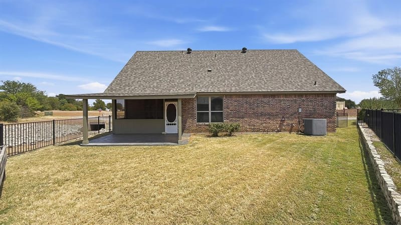 1306 Lauren Lane, Granbury TX 76048 - Photo 29